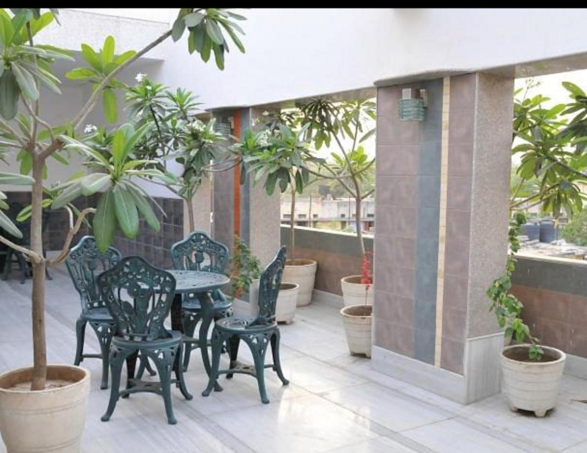 The Natraj Yes Please -New Delhi Nova Deli Exterior foto